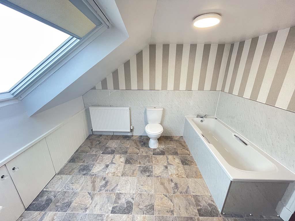 3 bedroom cottage To Let in Gisburn - Bathroom